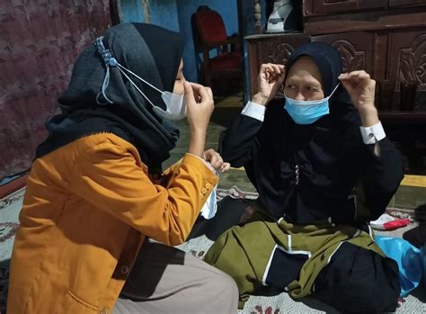 XNXXM hadir dengan keping tambahan domino walau pakai masker yang mahasiswa rantau image 1