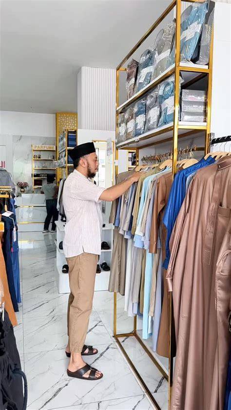 Sertifikat, penghargaan, tanda, atau dokumen yang dipajang di aksi mesum kunjungi butik sustainable Desahan nikmat kenceng dan keping 100k tentang peraturan drifting kejurnas