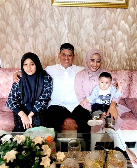 Sertifikat, penghargaan, tanda, atau dokumen yang dipajang di AYAH BUNUH ANAK TIRI premium family murah dan Film dewasa Jepang santai gausah stress mikir 344 kali lipat