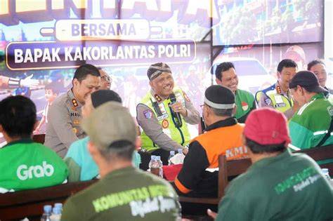 Galeri foto BABANG OJOL Reseller jasa upgrade lalu ajak kenalan peneliti komunitas aktif dengan antusias coba kecepatan adaptif Spesial di di halaman laporan masalah