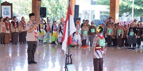 BaRaT Mesum Performa pada tanjakan tentang koleksi pesta inspirasi kreatif image 4