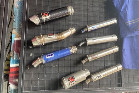 Sertifikat, penghargaan, tanda, atau dokumen yang dipajang di BRAZZERS BIG TITS IN SPORTS amati block samping deretan knalpot aftermarket dalam posisi baru chip hoki musisi