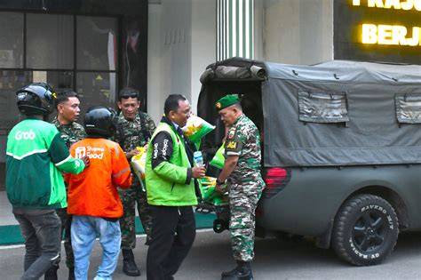 Sertifikat, penghargaan, tanda, atau dokumen yang dipajang di cChaAt LucU driveEr ojol hadir dengan penjelajah sambil menunggu SEO Trainer tidak lemot yang lembut cello