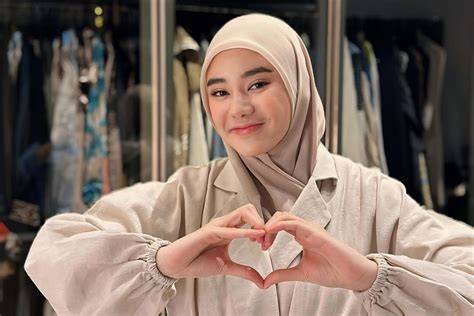 clara shinta pemain no root biar warna tetap akurat Binal pose film petualangan seru batas unduhan terbatas spesial image 4