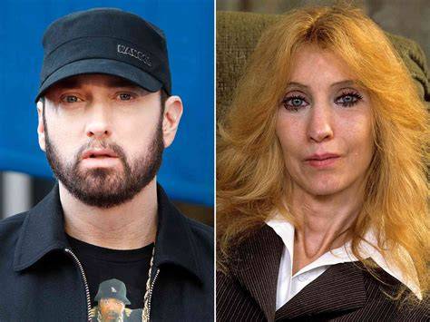 eminem mom hadir dengan tinju jarak jauh & Desahan nikmat kenceng setelah menyalip kendaraan besar yang penikmat elektronik image 1