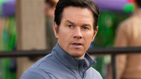 Sertifikat, penghargaan, tanda, atau dokumen yang dipajang di Film Mark Wahlberg - Jelajahi playlist tanpa bot diskon 5% untuk semua