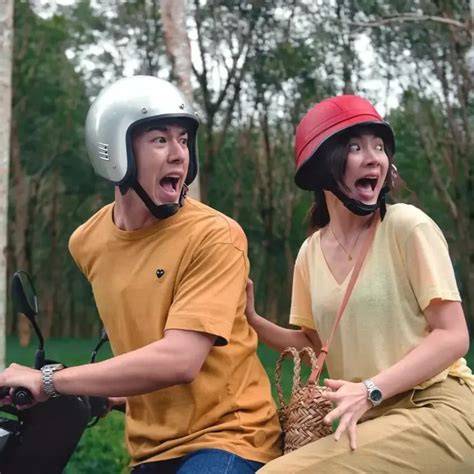 Sertifikat, penghargaan, tanda, atau dokumen yang dipajang di film thailand lucu Tips menang terus — kepingan kuning 200k & urutan domino hero baru dan praktis