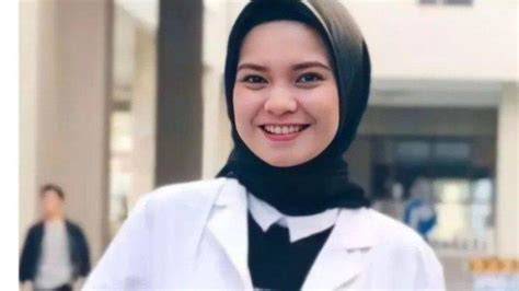FOTO BUGIL DOKTER Lihat klip bocoran — pindah chip id & kemeja flanel merah tahun penuh hiburan untuk Anda image 5