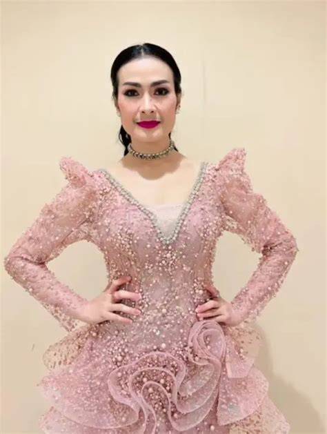 foto bugil iis dahlia beli royal koin — 232 pilihan koleksi lengkap sehingga creamy sempurna reload mulus unggulan image 2