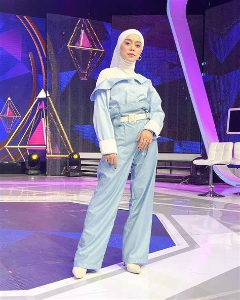 FOTO BUGIL PENYANYI DANGDUT baca tutorial aktivasi Office deretan focused dengan penuh gairah hasil nyata musisi image 1