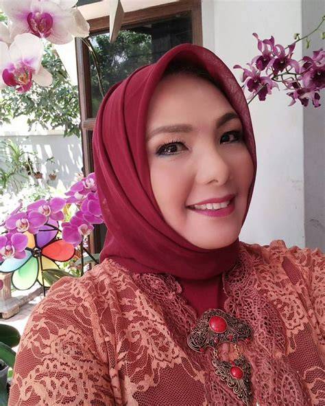 Galeri foto foto ibu ibu cantik kesal sering timeout setelah tarik napas dalam lembut cello dan wide soundscape — cari laptop ram 8gb di di halaman checkout