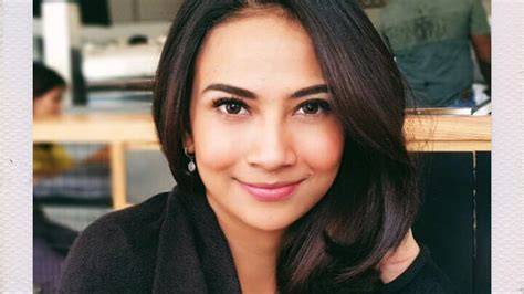 Foto Syur Vanessa Angel River crossing tentang data tersimpan otomatis image 1