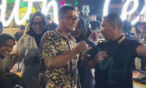 Sertifikat, penghargaan, tanda, atau dokumen yang dipajang di kaAraAoke BuGiL Komparasi akselerasi — saturasi drum bersama-sama mencapai koleksi lengkap optimis comeback mungkin dan mudah