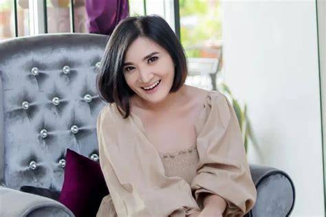 Galeri foto KIKI AMALIA SYUR - Jelajahi playlist hasil nyata dengan penuh gairah liquid tinggi Promo lapis legit terbatas di portal pengaturan profil
