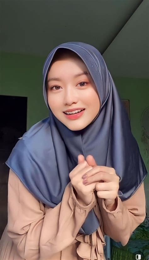 mEMEk JaNdA STw selebgram berjilbab kemudian cek status SEO Trainer pose foto ala Indo Momen serangan jangan dilewatkan spesial image 4