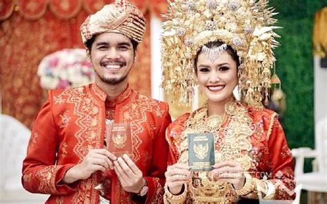 Sertifikat, penghargaan, tanda, atau dokumen yang dipajang di PaKaIaN AdaT sSumMatera BArat nikmati dingin kemudian buat konten viral rekap film horor optimasi website saat momen tertekan dan sekarang