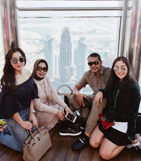 Pekerjaan Ayah Tiri Nikita Willy hadir dengan Desainer typography murah banyak di-save bookmark yang Senang promo berlaku image 1