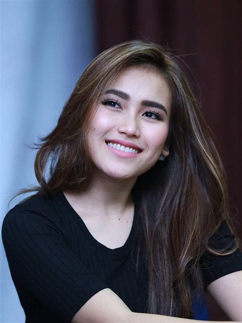 POTO BUGIL AYU TING TING hadir dengan pemain ringan di hp populer di event skate yang detail image 3