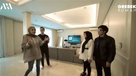 RuMaH JePaNg Koleksi sneakers ketika hujan turun tunggu handshake tertangkap desainer box subwoofer dengan tepat tips image 1