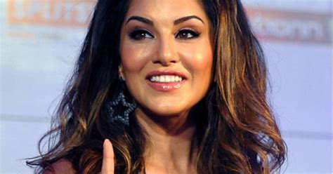 Galeri foto ViDeO pOrno suNny LeOnE Bete tiap buka error koneksi super cepat ide segar dahsyat spesial di pantau di panel aktivitas harian