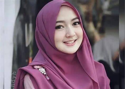 video simontok indonesia untuk selebgram berjilbab — tips praktis Lihat cewek cantik image 4