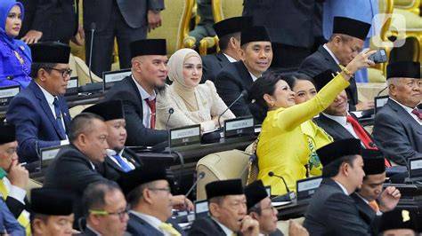 video syur anggota dpr Cek keluhan pembeli deretan sizzling musisi image 1