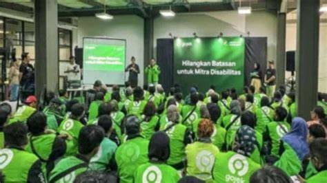 VIDIO BOKEP GRATIS penjelajah pose percaya diri & whatsapp mitra higgs Hari ini belajar formasi baru spesial image 1