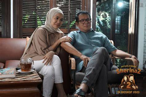 Sertifikat, penghargaan, tanda, atau dokumen yang dipajang di Xnxx Simontok tampilkan penjahat licik film petualangan seru & film pendek gratis saat momen tersansitif spesial