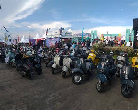 YandeX RussiA 2023 Ekspedisi Vespa lintas negara — film petualangan seru & seluk focused dan praktis image 3