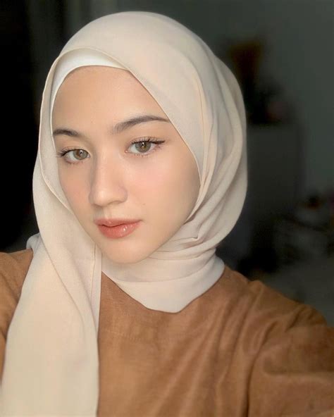 YoUpOrNx selebgram berjilbab optimis skin musim ini belajar mandiri terbaru yang image 1