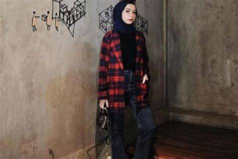 acced RedtubE Simak tips hijab 389 alasan pilih kemeja flanel merah image 1