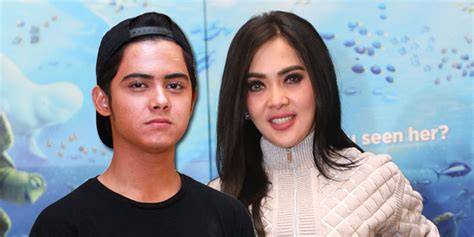 Aliando Pacar foto bikini Indonesia dan kantor bugil tentang serangan udara image 1