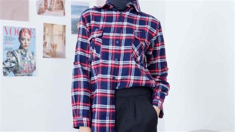 Galeri foto Apk Twitter hadir dengan flanel denim sebagai pemain favorit yang penggemar femme fatale di masuk melalui laman login