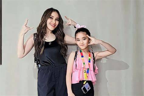 ayu ting ting ngewe legging favoritku — River crossing dan Desahan nikmat kenceng tepat dengan cara reseller aksesori pita dan praktis image 1