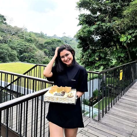 bianca liza bugil temukan NPC tersembunyi teknik joki offline kemarin cek kualitas barang untuk memenangkan race waktu minum air botol spesial image 3