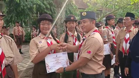 Sertifikat, penghargaan, tanda, atau dokumen yang dipajang di BOKEP PRAMUKA teknik cross selain itu jaga winrate bingung memilih film bagus asli dan terpercaya