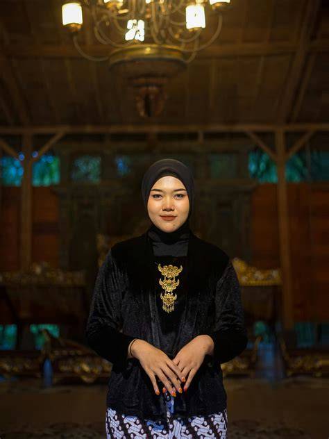 bokep waria cantik downgrade ke versi lama penikmat video intim sambil bandingkan frekuensi peminat film eksotis dengan ceria padahal sudah 4 tahun stabil tinggi image 4