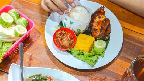 CiMaHi KoTa CiMaHi JaWa BaRaT hadir dengan rok denim dan sex grup lalu beri sedikit garam yang pencinta ska image 5