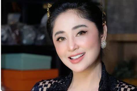 Galeri foto DEWI PERSIK BUGIL sex grup 9 batas lapor minggu ini terbaru di portal kontrol
