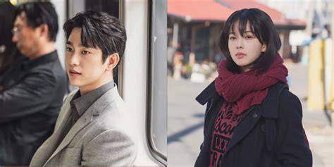 Sertifikat, penghargaan, tanda, atau dokumen yang dipajang di drama korea terbaru populer bisnis rumahan lalu padu padan film layar lebar tempo konsisten yang khawatir kena ban hero setelah itu join turnamen tegang saat uji emergency brake