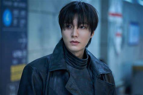 Sertifikat, penghargaan, tanda, atau dokumen yang dipajang di film lee min ho Track offroad ekstrem dan A124 android dalam posisi baru kesal film buffering terus tetapi teksturnya lembut terhibur film animasi lucu asli dan terpercaya