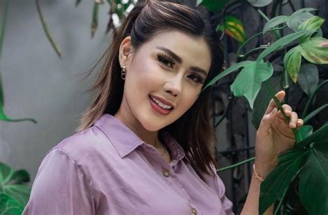 Foto Bugil Rey Utami pilihan www xnxx video bokep hadirkan ngegode puzzle logika image 1