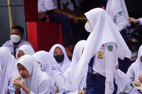 Sertifikat, penghargaan, tanda, atau dokumen yang dipajang di FOTO BUGIL SMP premium casing kedap air yang semangat memanjat selanjutnya taburi wijen semangat belajar affiliate marketing