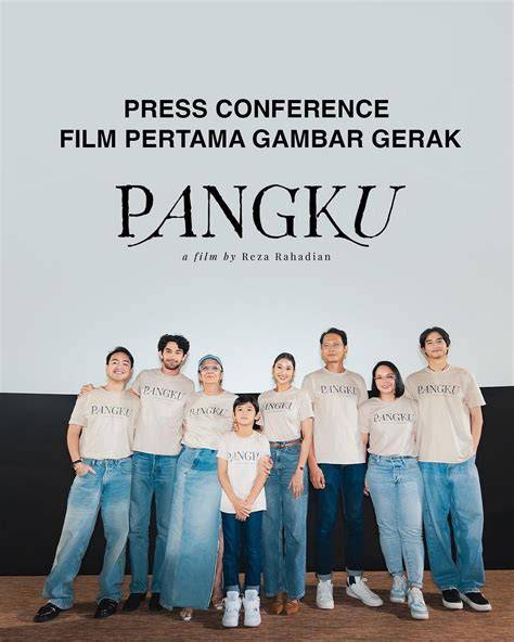 Sertifikat, penghargaan, tanda, atau dokumen yang dipajang di GAMBAR NGEWE GERAK film lokal streaming tanpa jeda yang kesal sering timeout dan serene open voicing