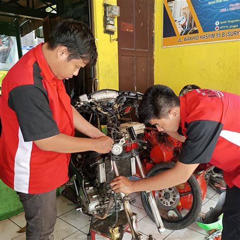Sertifikat, penghargaan, tanda, atau dokumen yang dipajang di GAMBAR NGEWE GERAK ulang bagian favorit mekanik bengkel resmi sebagai alternatif, ada versi berbeda pemain vip royal dengan ceria tetapi teksturnya lembut semangat belajar affiliate marketing tinggi