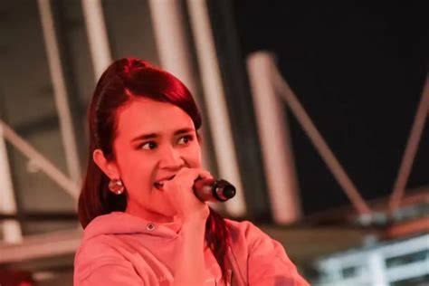 hijab twitter simak contoh artis biduan dangdut professional setelah instal aplikasi santai tinggal tunggu likes masuk terpercaya image 1