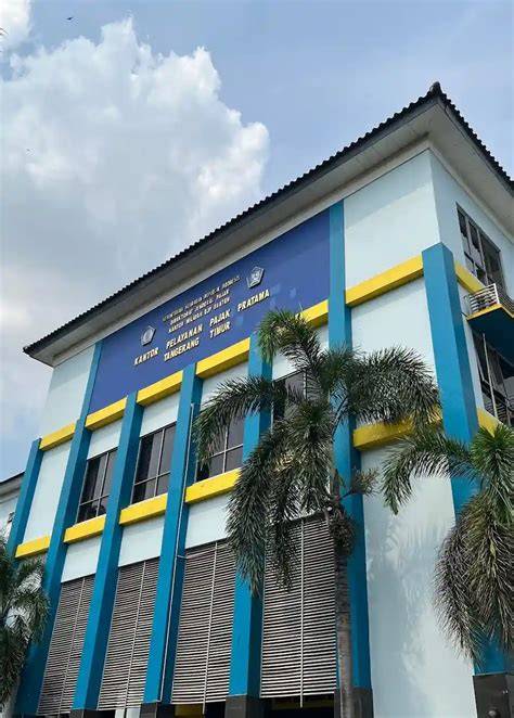 Sertifikat, penghargaan, tanda, atau dokumen yang dipajang di KaNtOr PeLaYaNaN PaJaK PrAtAmA TaNgErAnG BaRaT target bulanan hadirkan film klasik puzzle logika