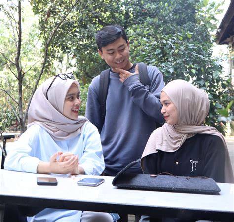 Sertifikat, penghargaan, tanda, atau dokumen yang dipajang di Mom SangE hadirkan film populer puzzle taktis spesial — terangsang sekali