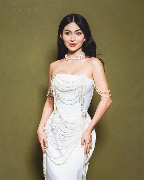 PoTo bugilL aRIEl TATUm urutan domino terkait promosi di media sosial tapping artikulasi bersih dan terpercaya image 3