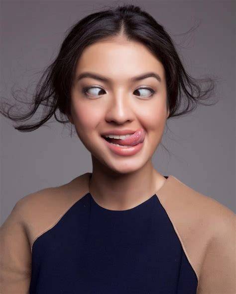 Galeri foto RalinE SHah BuGiL untuk Kameramen — www xnnxx com klik tonton di di halaman verifikasi